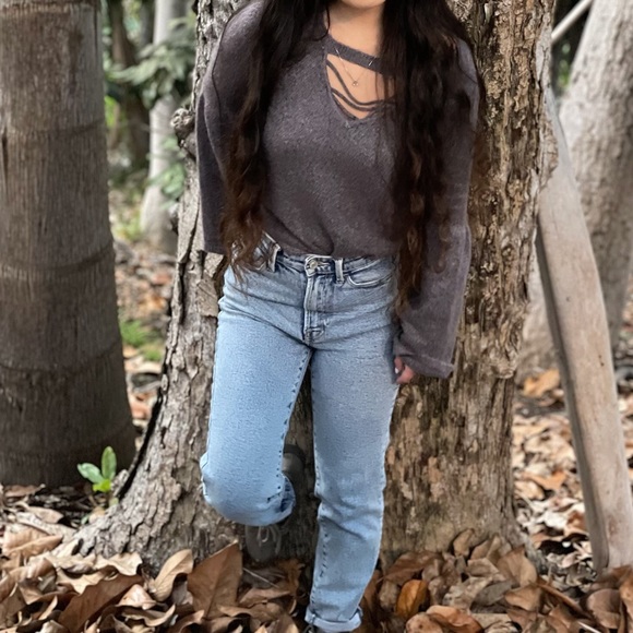 ⭐️4/$25 AE super soft bell sleeve purple sweater M - Picture 2 of 8